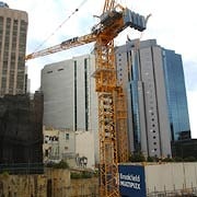 Кран Potain работает на строительстве самого высокого здания Перта  