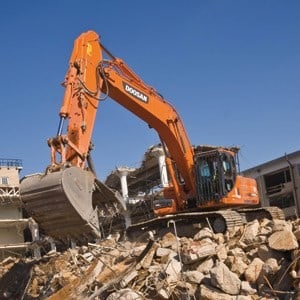 Экскаваторы Doosan на сносе вашингтонского военного объекта  