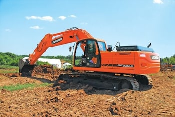Гусеничный экскаватор Doosan DX300LC для масштабных проектов  