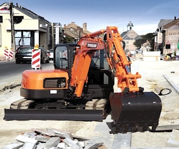 Экскаватор Doosan DX60R сочетает мощность, маневренность и комфорт  