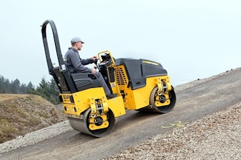 Работать на катке BOMAG BW100ADM-5 удобнее, значит, эффективнее  