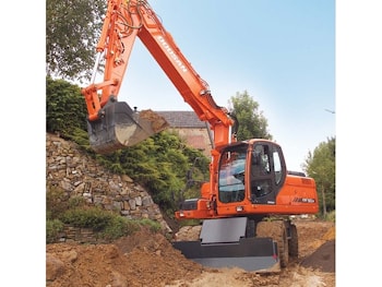 Колесный экскаватор Doosan DX190W легко перемещается с площадки на площадку  