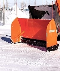 Doosan внедряет снегоубирающее навесное оборудование фронтального погрузчика  